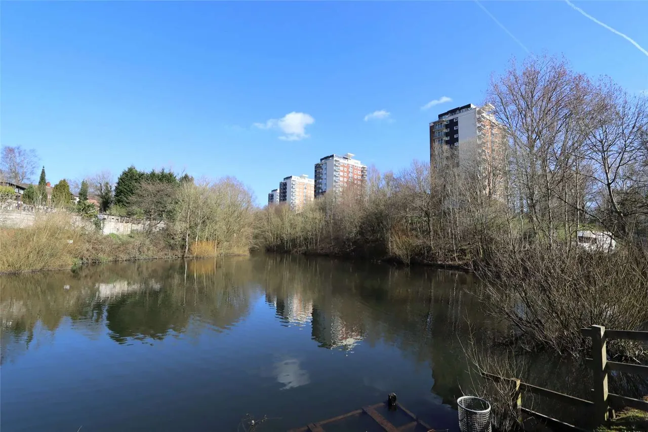 1 bed flat to rent — Lakeside Rise, Manchester, M9 8QE