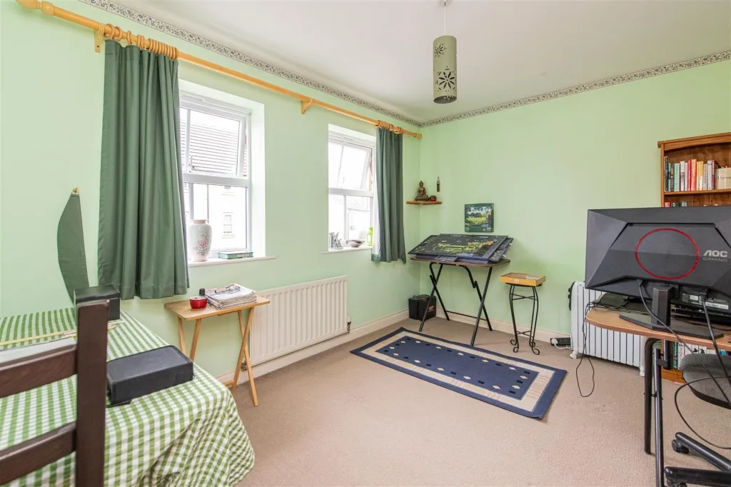 School Lane, Higham Ferrers, photo 8