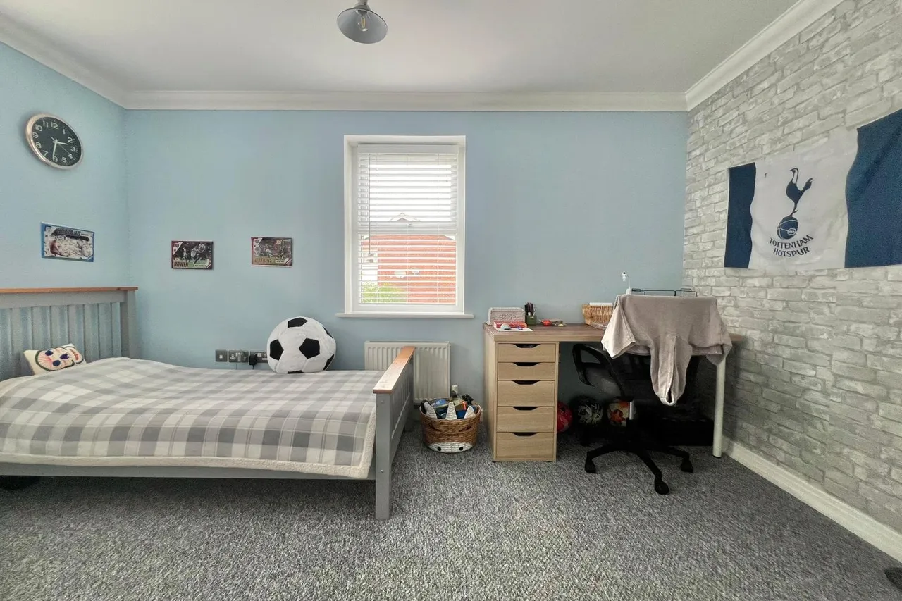 Church Lane East, Aldershot, GU11 3BT, photo 11