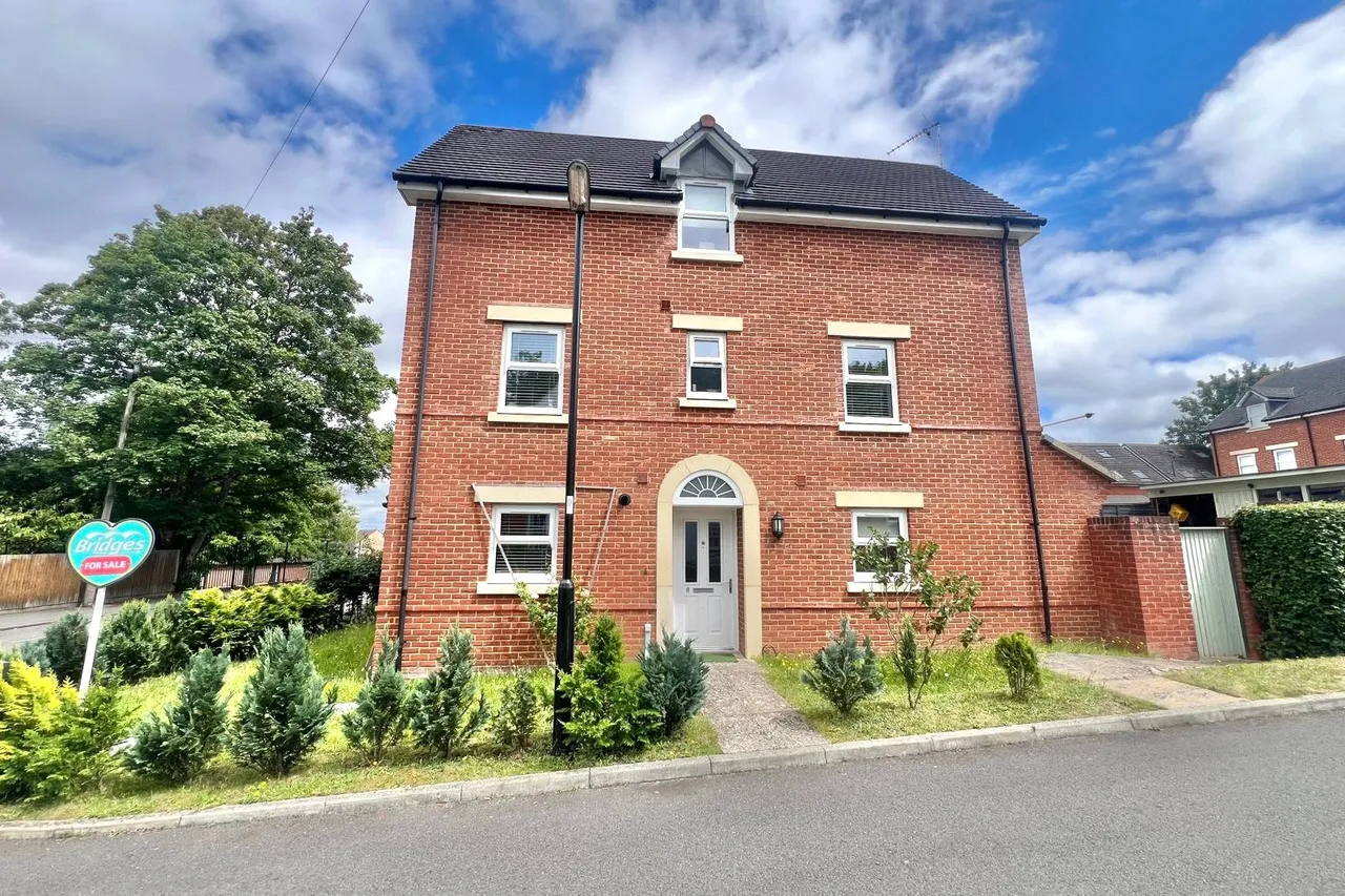 3 bed house for sale — Church Lane East, Aldershot, GU11 3BT