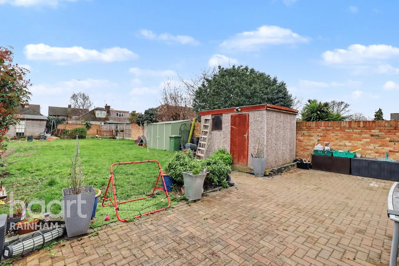 Upminster Road North, Rainham, RM13, photo 16