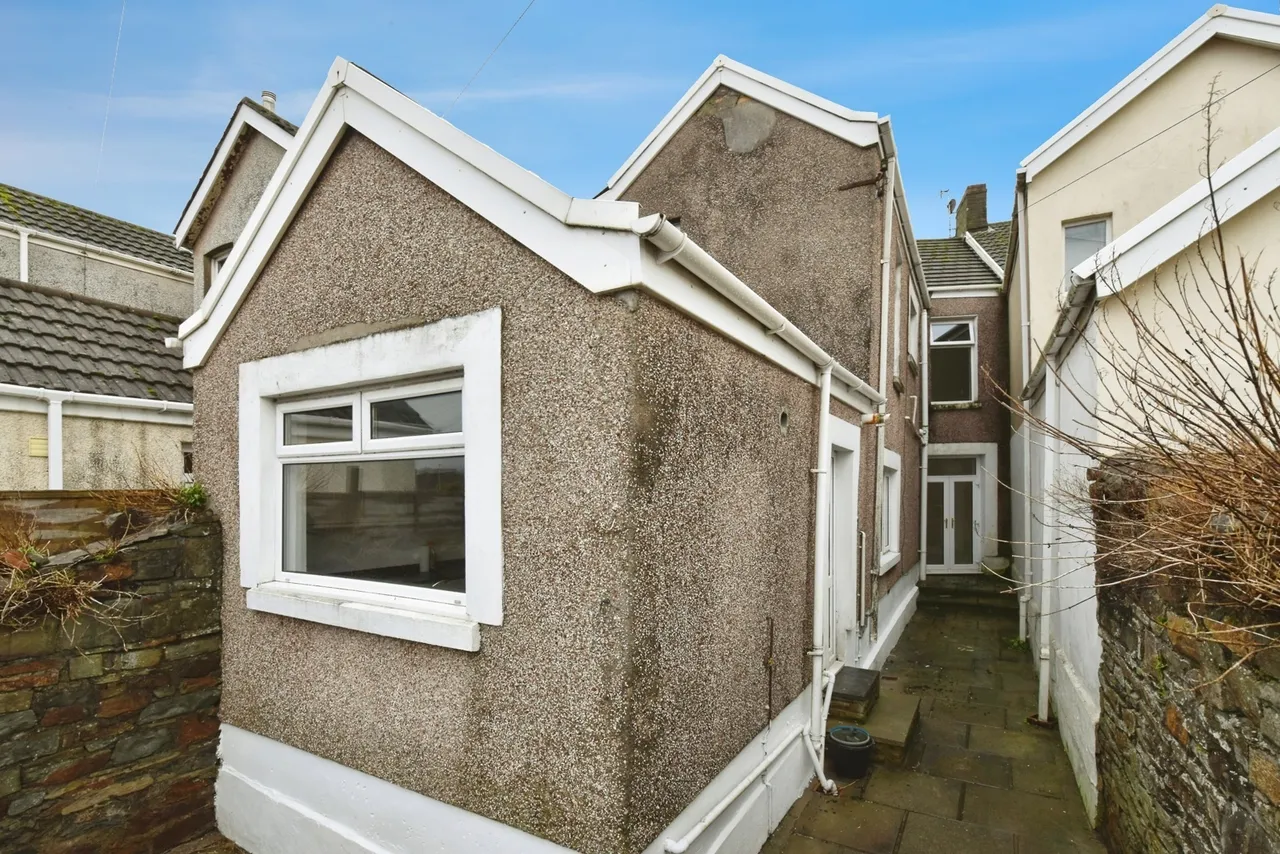 Coldstream Street, Llanelli, SA15, photo 10