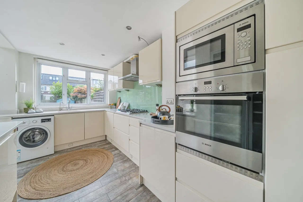 Camberley Avenue, Raynes Park, London, SW20, photo 11