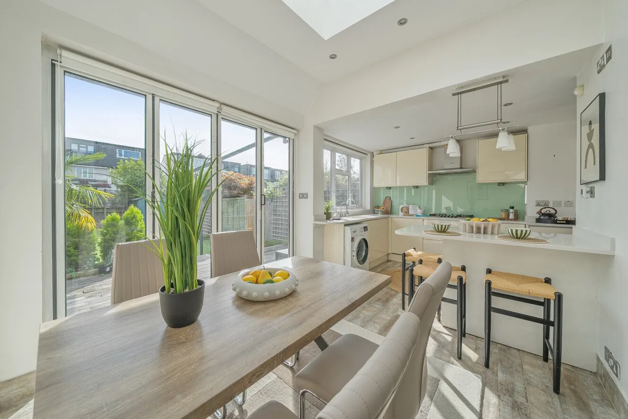 Camberley Avenue, Raynes Park, London, SW20, photo 8
