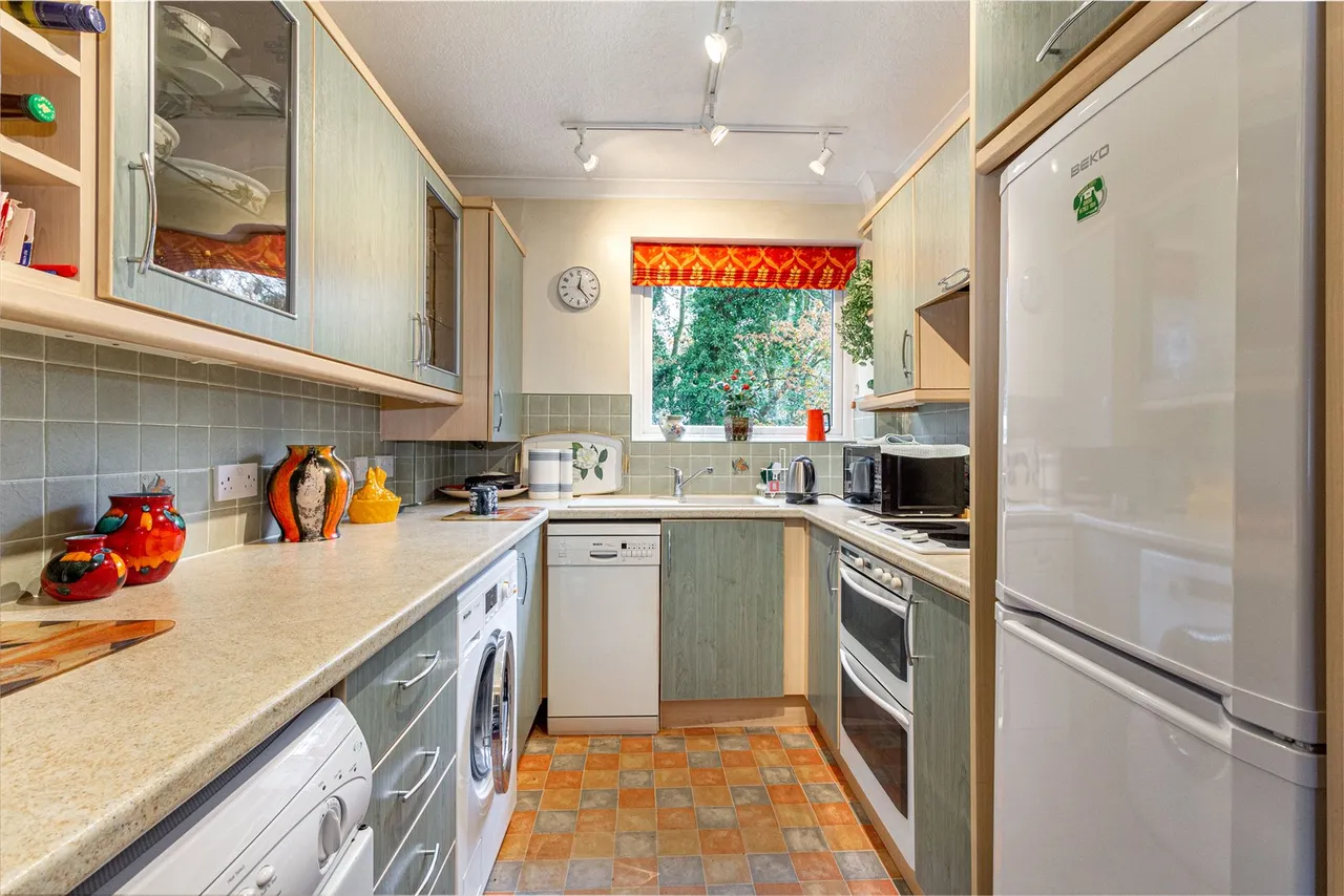 Woodend Close Webheath, Redditch, Worcestershire, B97 4LY, photo 2