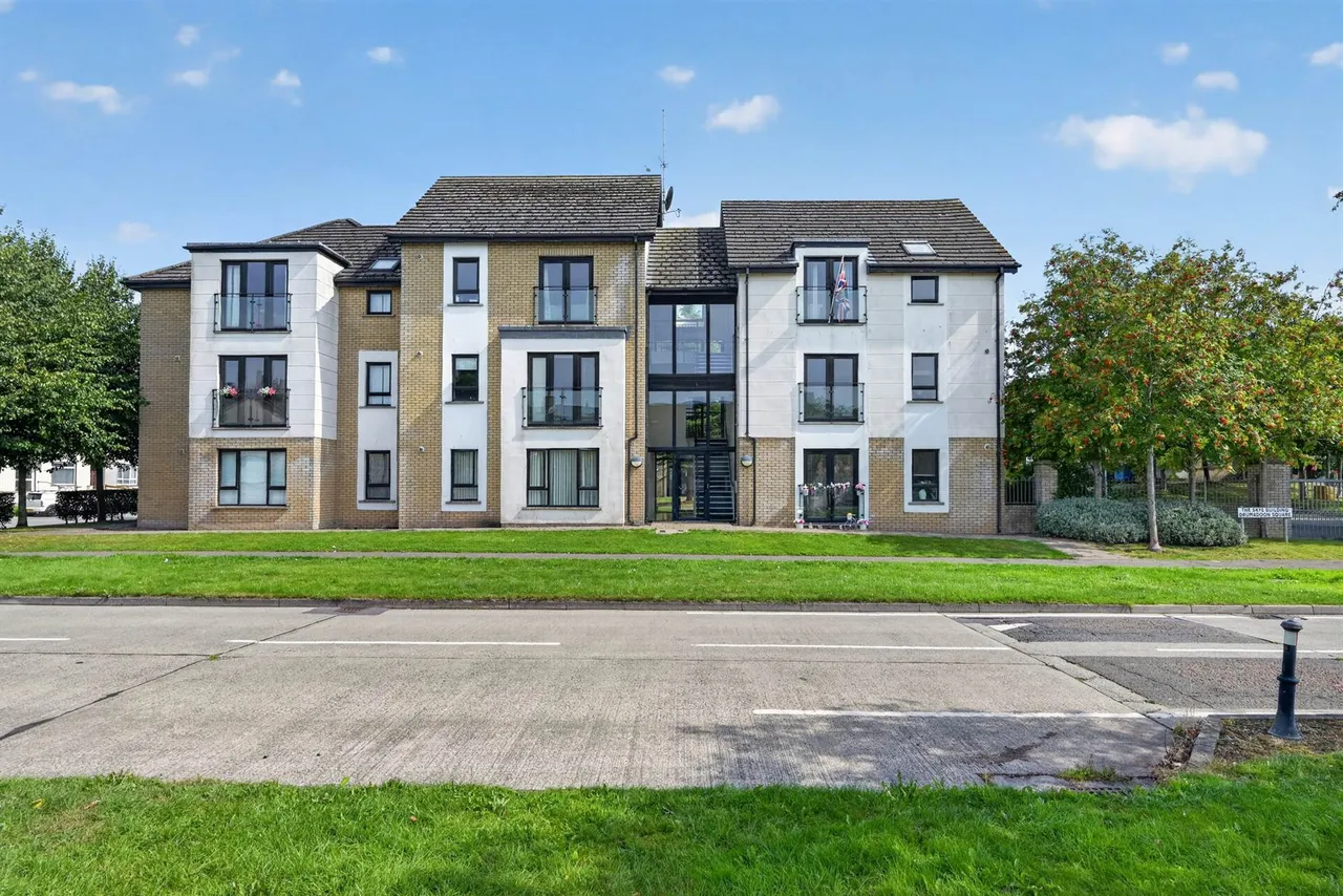 2 bed flat to rent, Drumadoon Square, Dundonald, BT16