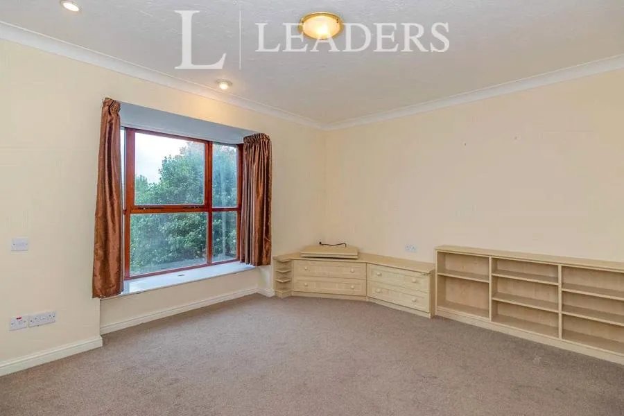 Farriers Close, Epsom, KT17, photo 4