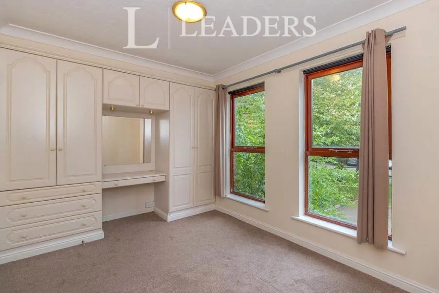 Farriers Close, Epsom, KT17, photo 5