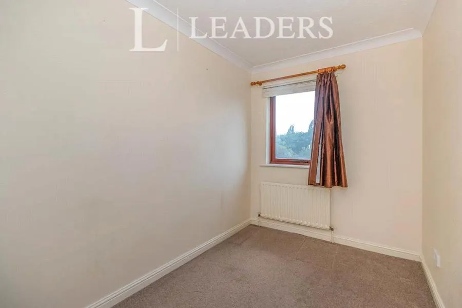 Farriers Close, Epsom, KT17, photo 7