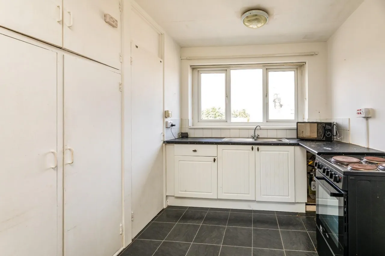 Yew Lane, Sheffield, S5, photo 2