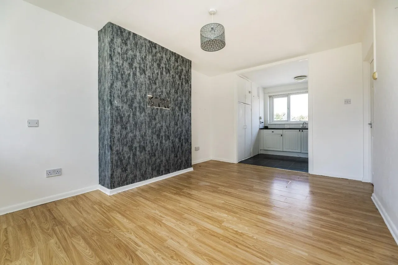 Yew Lane, Sheffield, S5, photo 3
