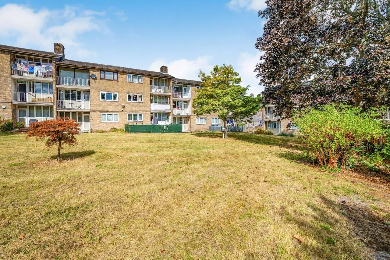 1 bed flat for sale, Yew Lane, Sheffield, S5