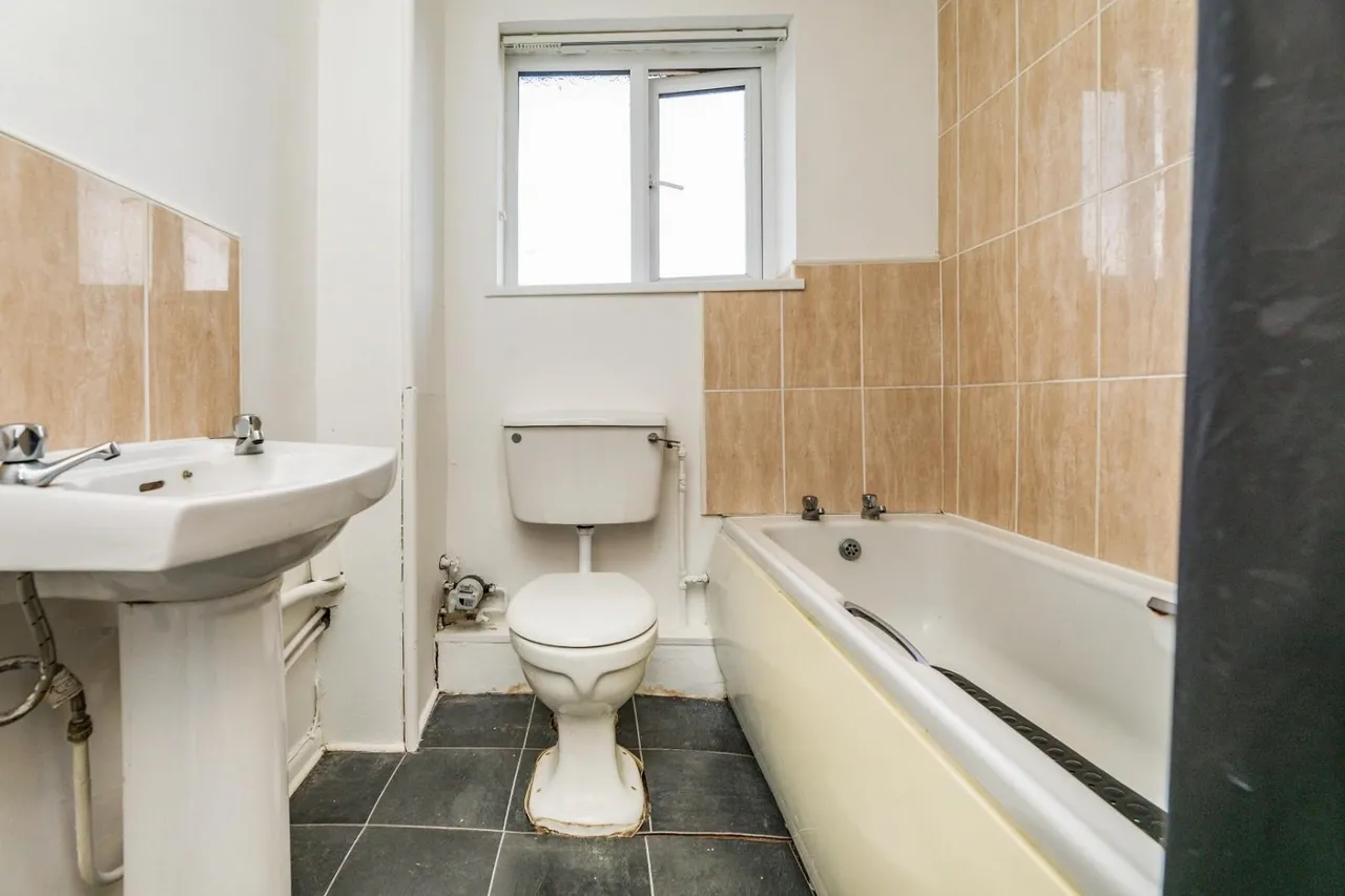 Yew Lane, Sheffield, S5, photo 10