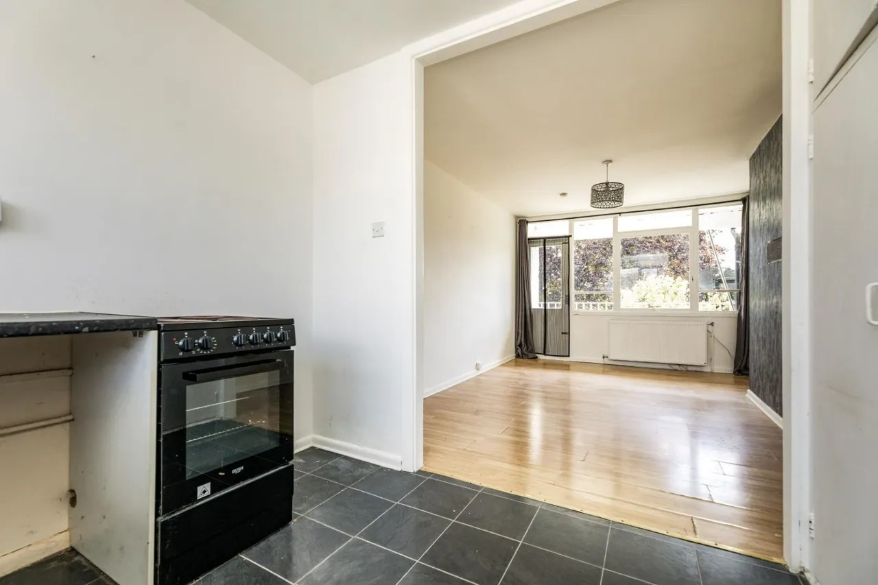 Yew Lane, Sheffield, S5, photo 6