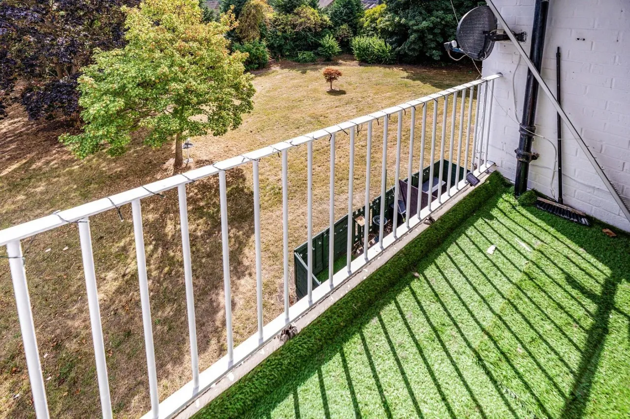 Yew Lane, Sheffield, S5, photo 11
