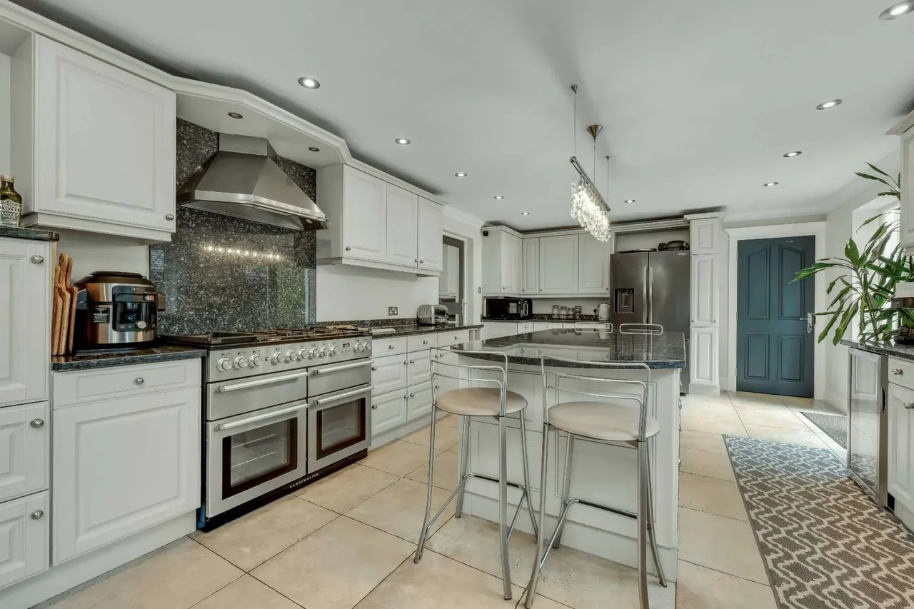 The Green, Epsom, Surrey, KT17 3JN, photo 6