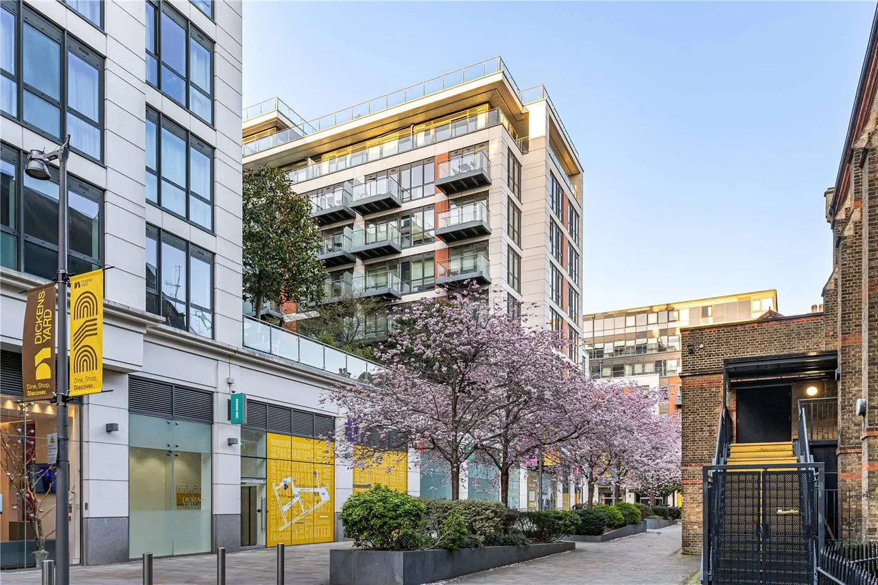 Longfield Avenue, London, W5 2BE, photo 3