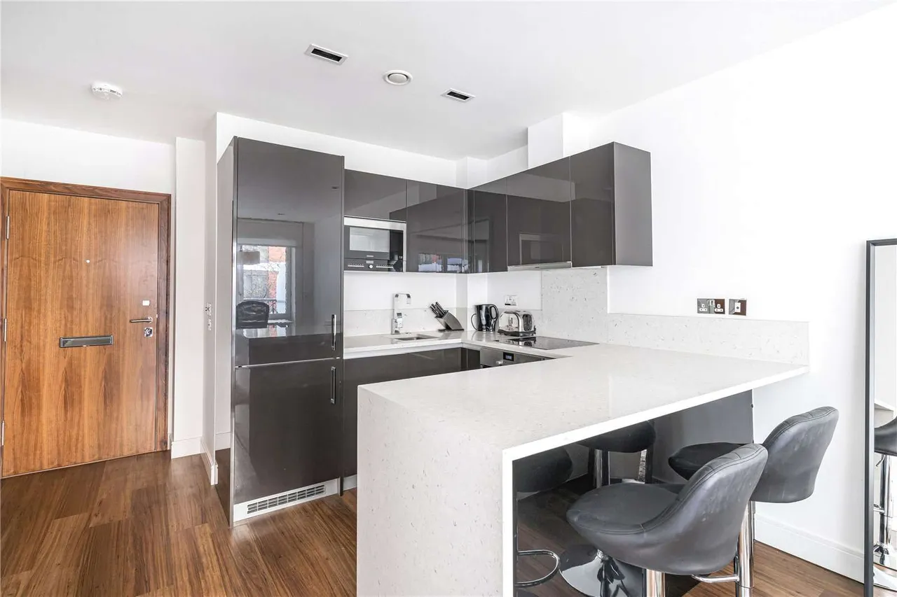 Longfield Avenue, London, W5 2BE, photo 4
