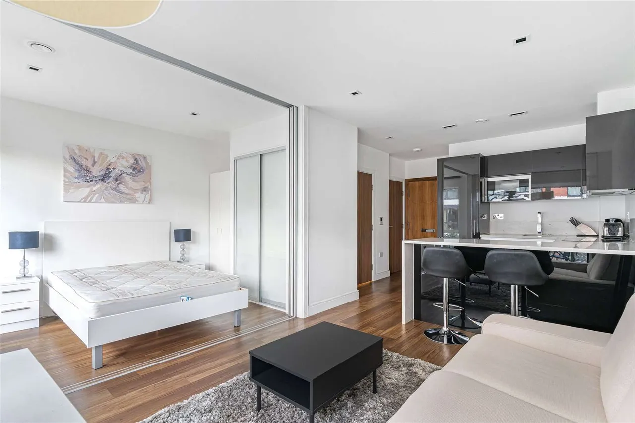 Longfield Avenue, London, W5 2BE, photo 7