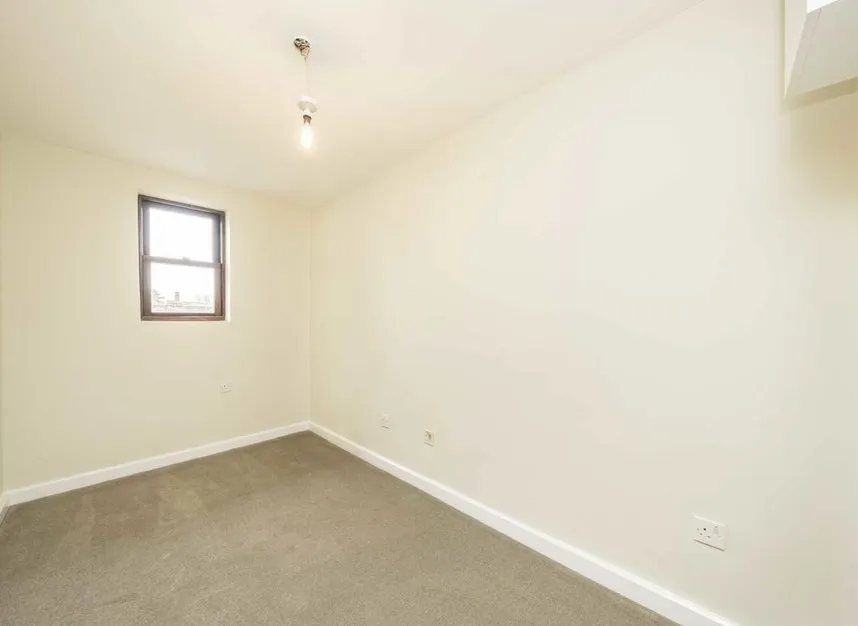 Station Road, Hampton, TW12, photo 4
