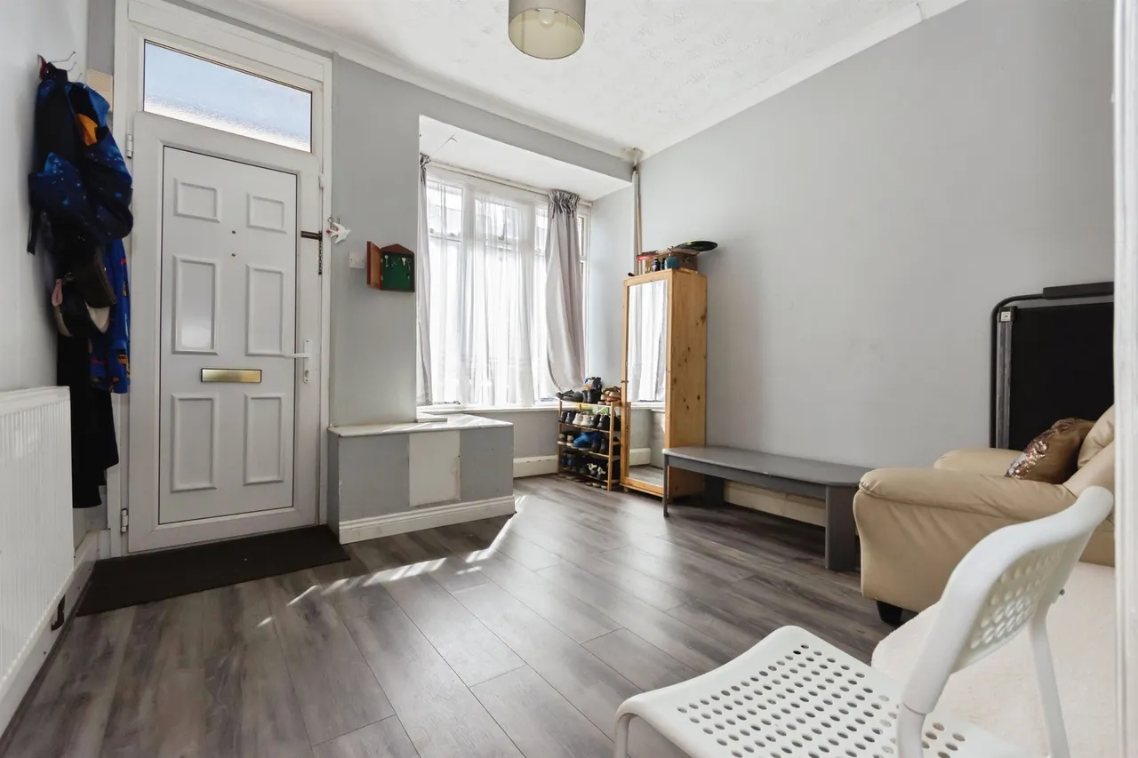 Manor Farm Road, Birmingham, B11, photo 2