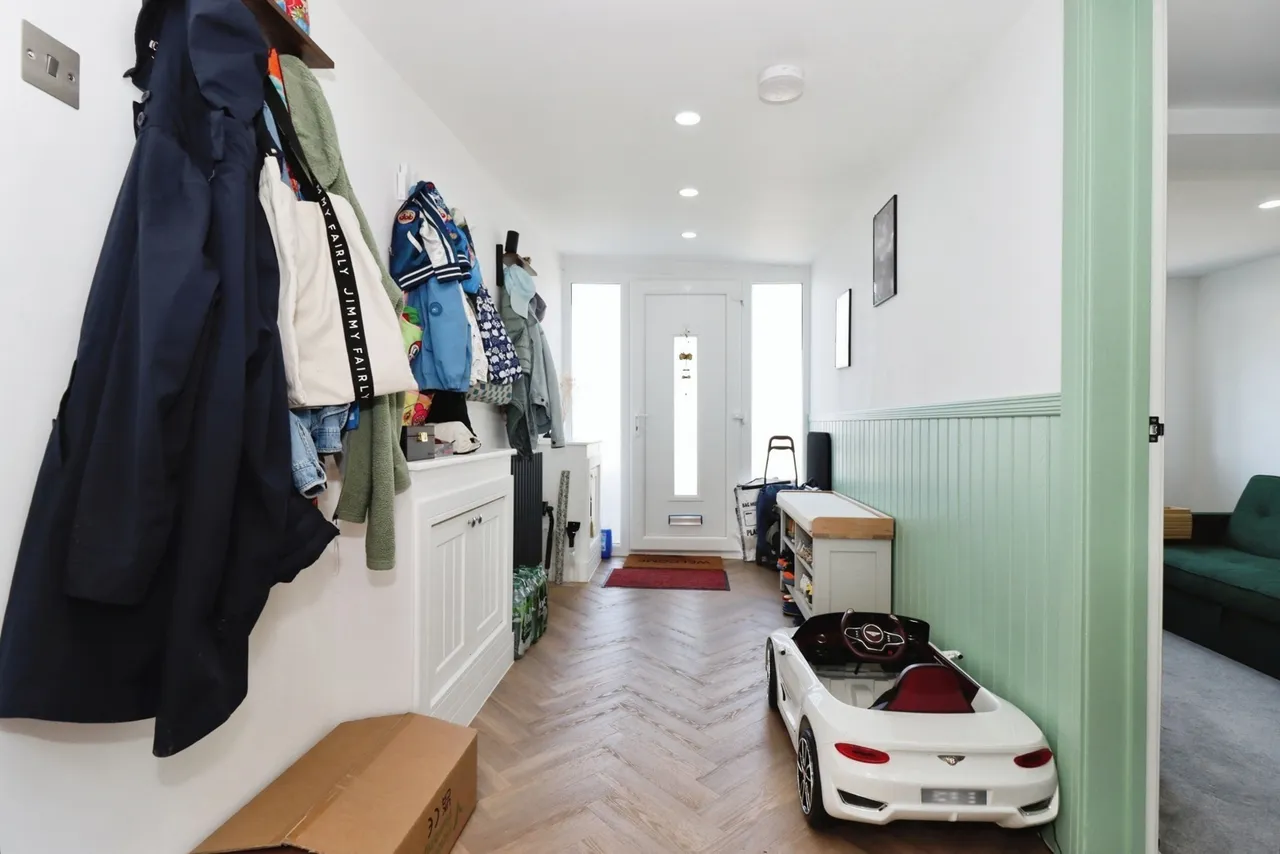 Edmund Close, Downend, Bristol, BS16, photo 12
