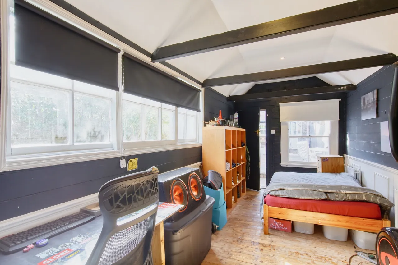 Park Road, Hampton Wick, KT1 4AY, photo 12