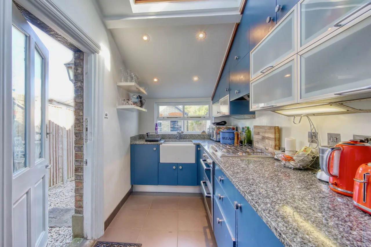 Park Road, Hampton Wick, KT1 4AY, photo 9