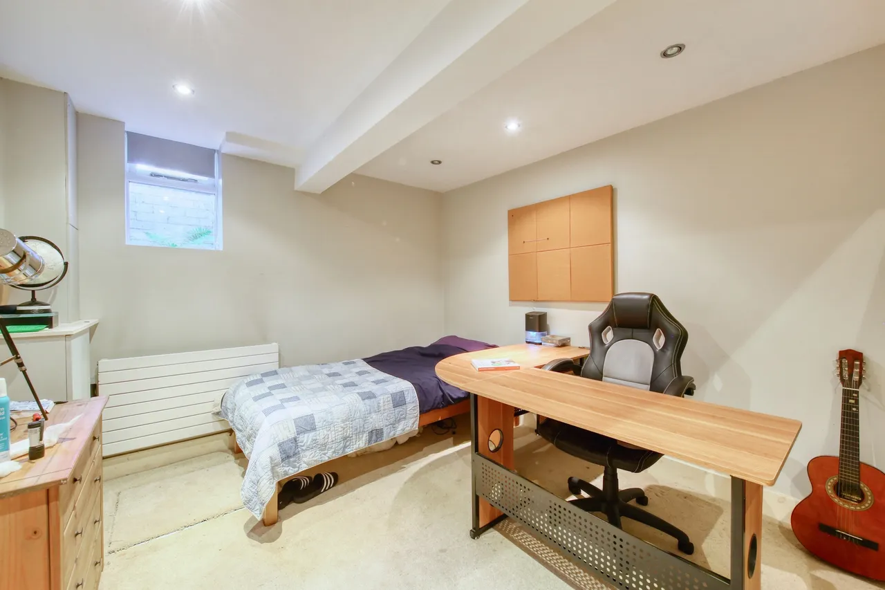 Park Road, Hampton Wick, KT1 4AY, photo 4