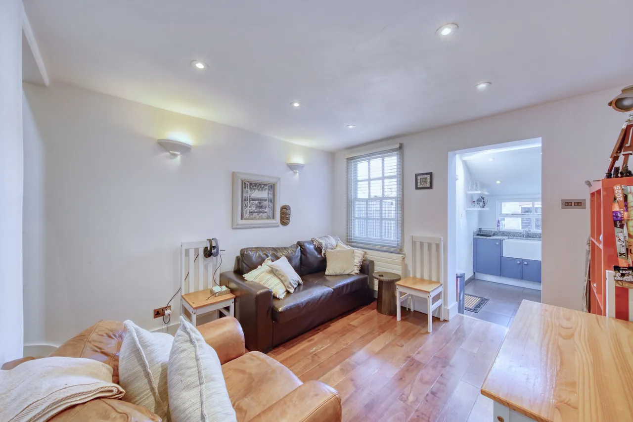 Park Road, Hampton Wick, KT1 4AY, photo 8