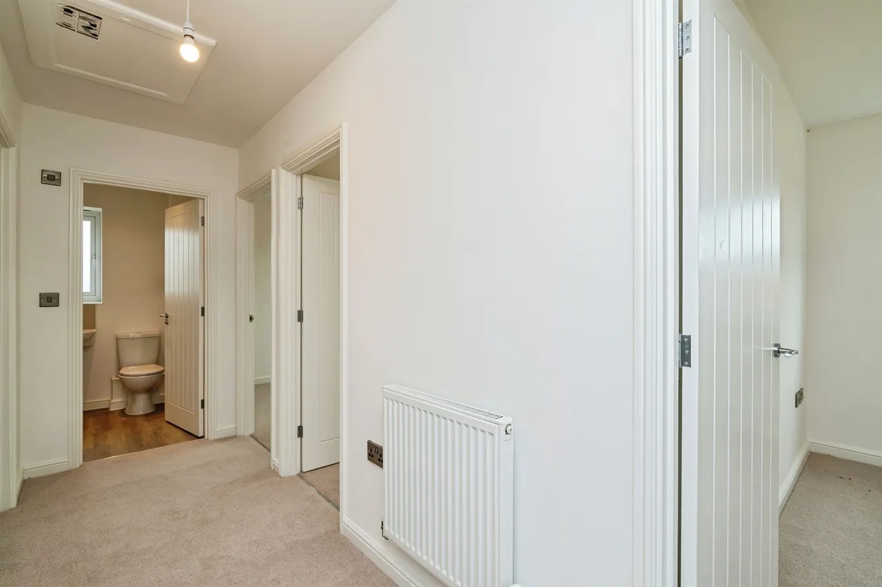 Wainscott Drive, Bradwell, NR31, photo 15