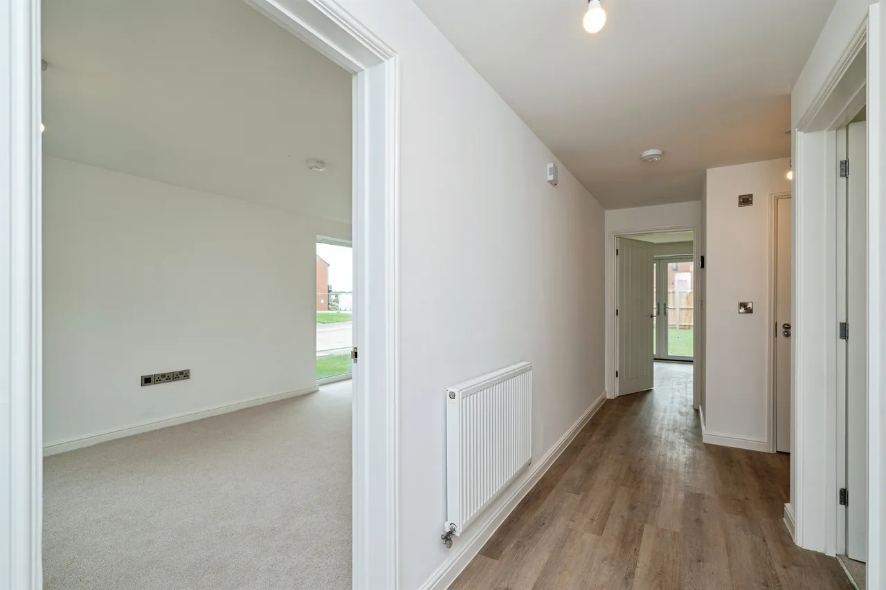 Wainscott Drive, Bradwell, NR31, photo 8