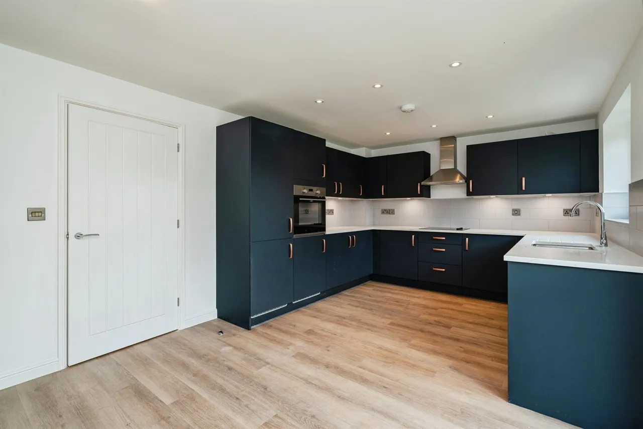 Wainscott Drive, Bradwell, NR31, photo 6