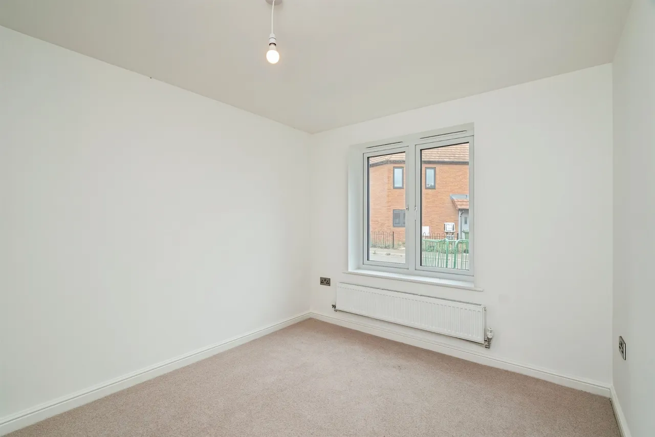 Wainscott Drive, Bradwell, NR31, photo 16