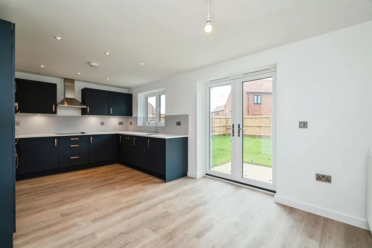 Wainscott Drive, Bradwell, NR31, photo 5