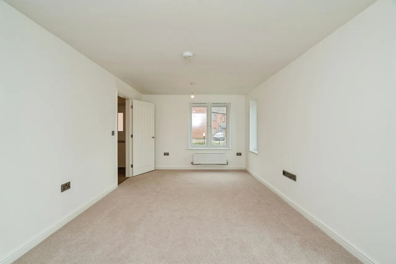 Wainscott Drive, Bradwell, NR31, photo 12