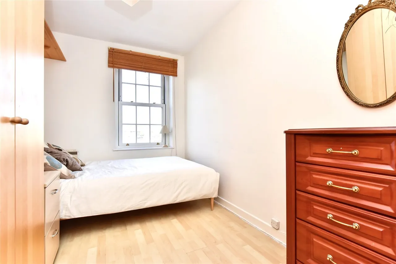 Ebury Bridge Road, London, SW1W, photo 4