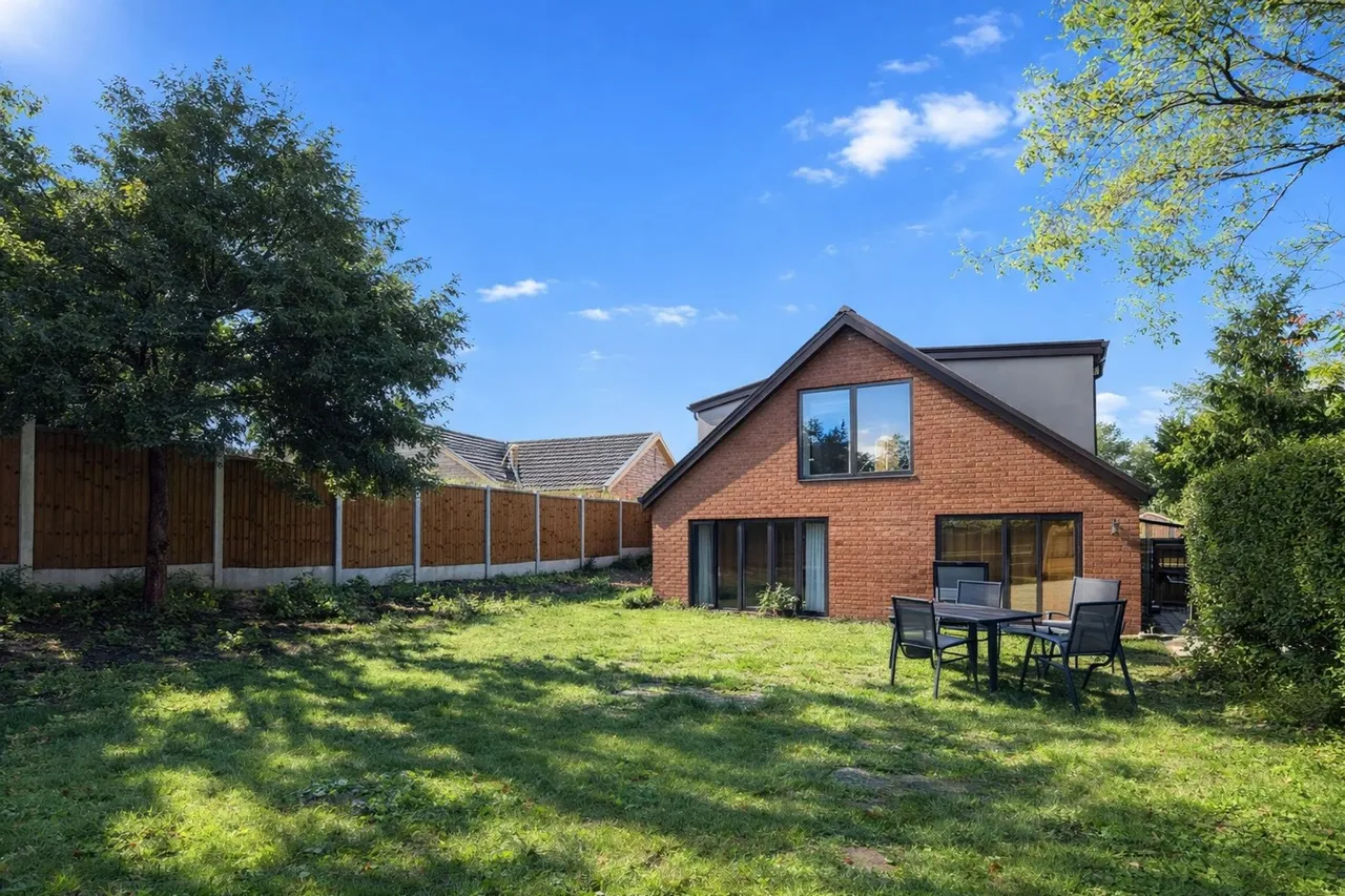 Daylesford Crescent, Cheadle, photo 16