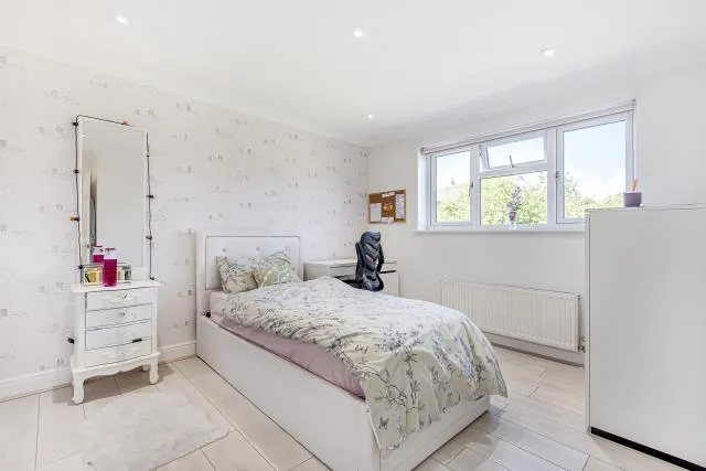 Owen Road, Shaw, RG14, photo 9