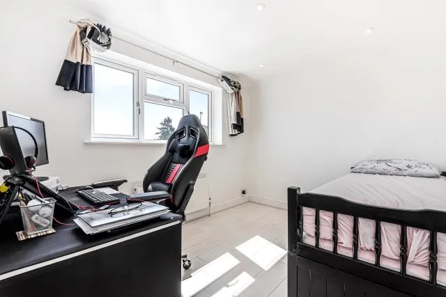 Owen Road, Shaw, RG14, photo 8