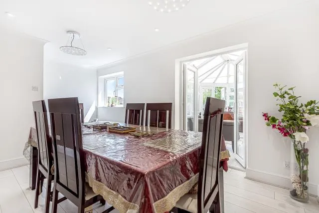Owen Road, Shaw, RG14, photo 5
