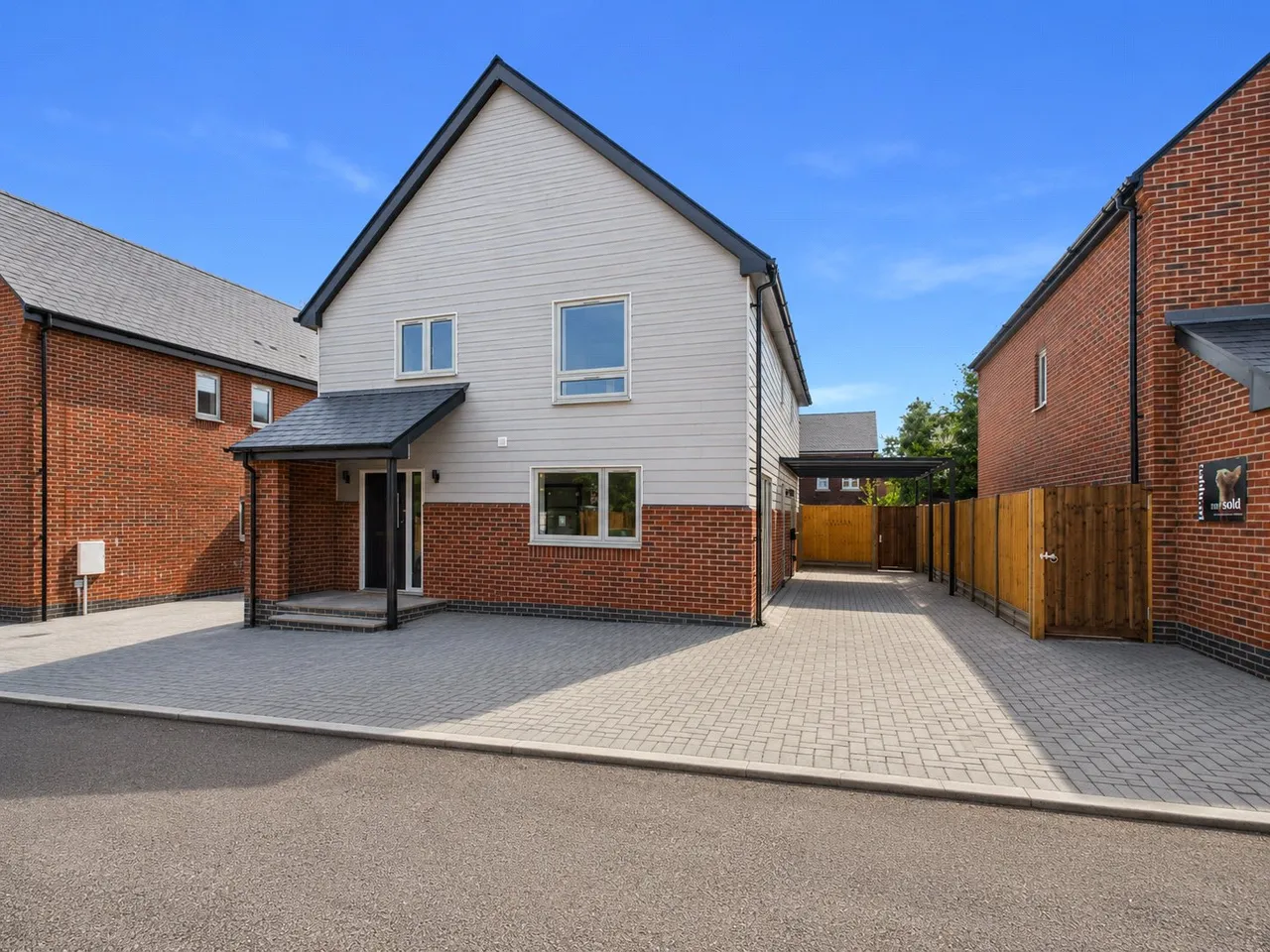 4 bed house for sale, Paddock Row, Great Dunmow, CM6