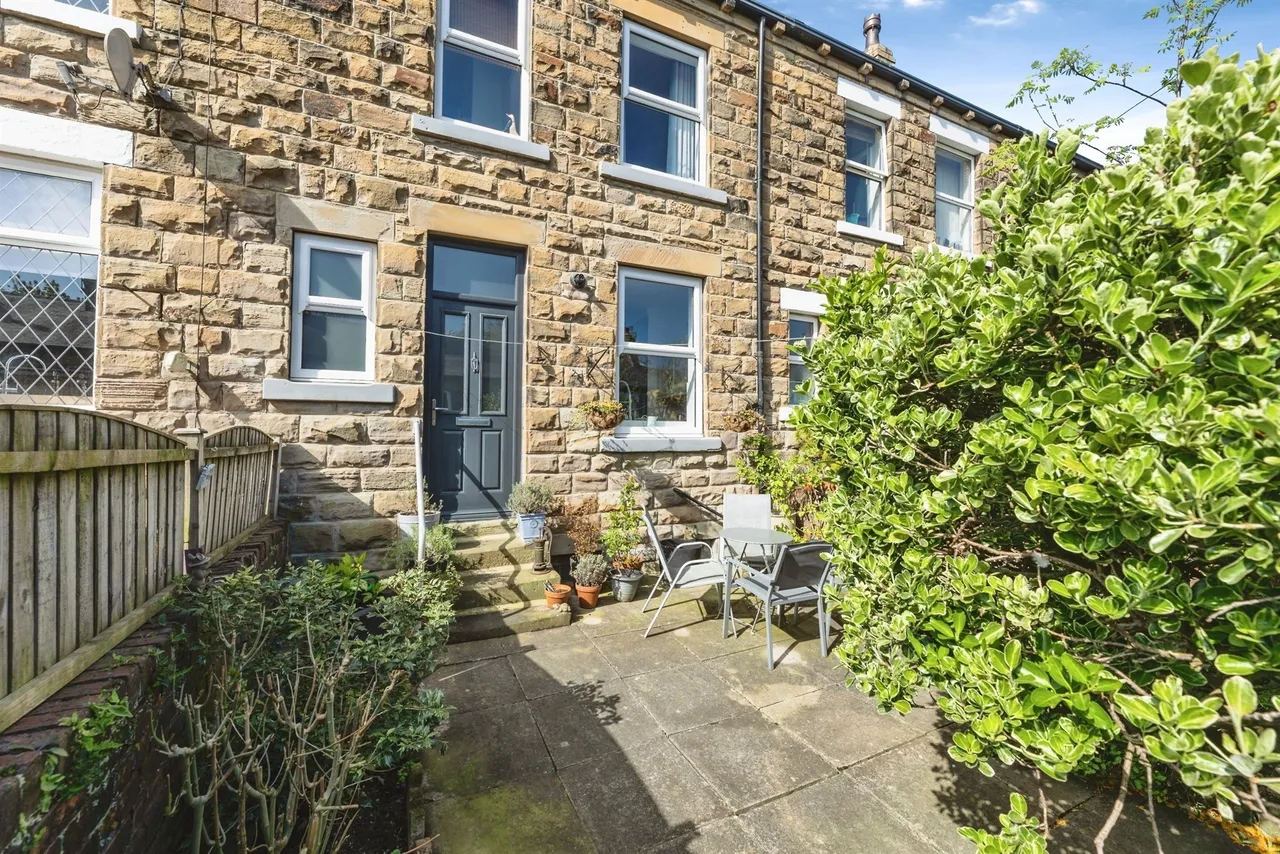 2 bed house for sale — Queen Street, East Ardsley, Wakefield