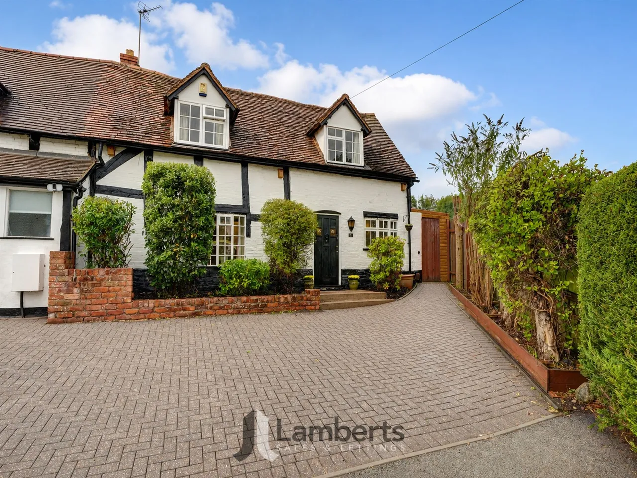 2 bed house for sale — 31 Redditch Road, Studley