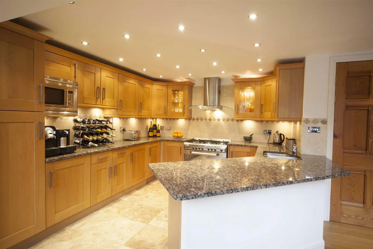 St. Margarets Road, Limehurst, WA14, photo 5
