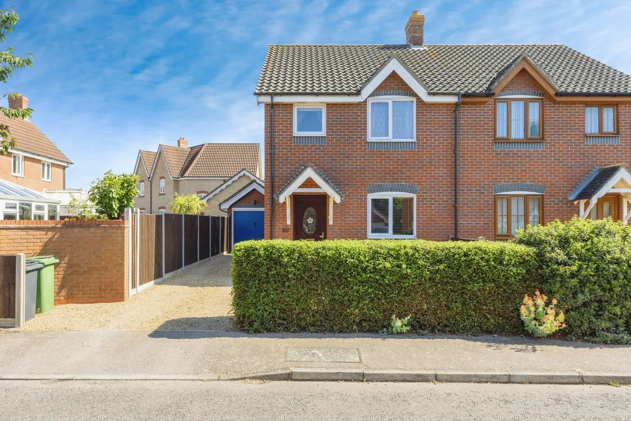 3 bed house for sale — Bramble Way, Wymondham, Norfolk, NR18