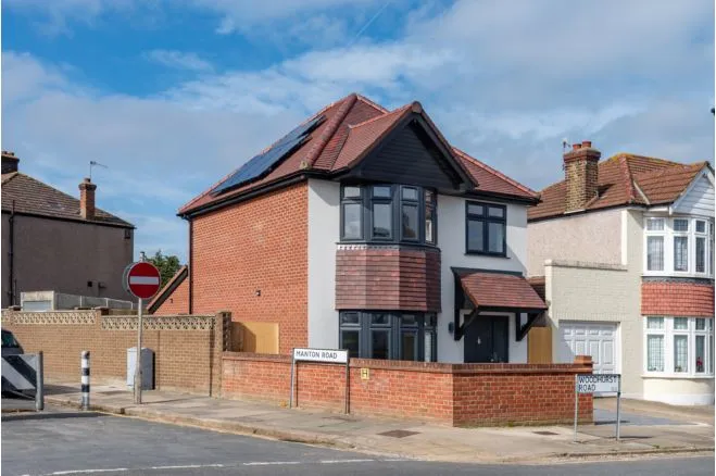 3 bed house for sale — Woodhurst Road, Abbey Wood