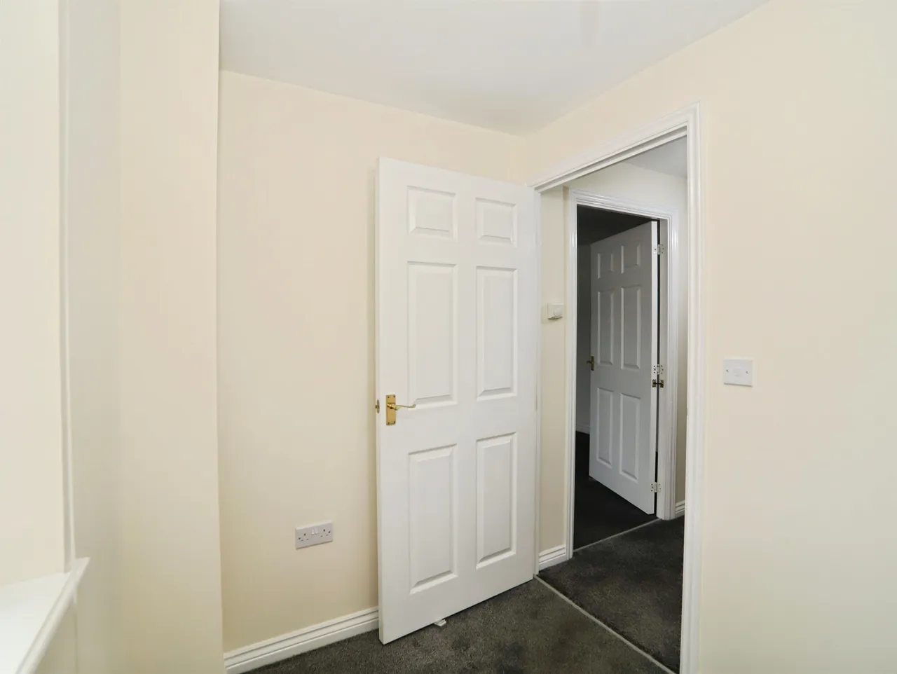 Under The Meio Caerphilly, CF83, photo 14