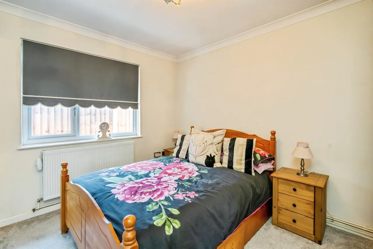 Robins Drive, Bognor Regis, PO21, photo 8
