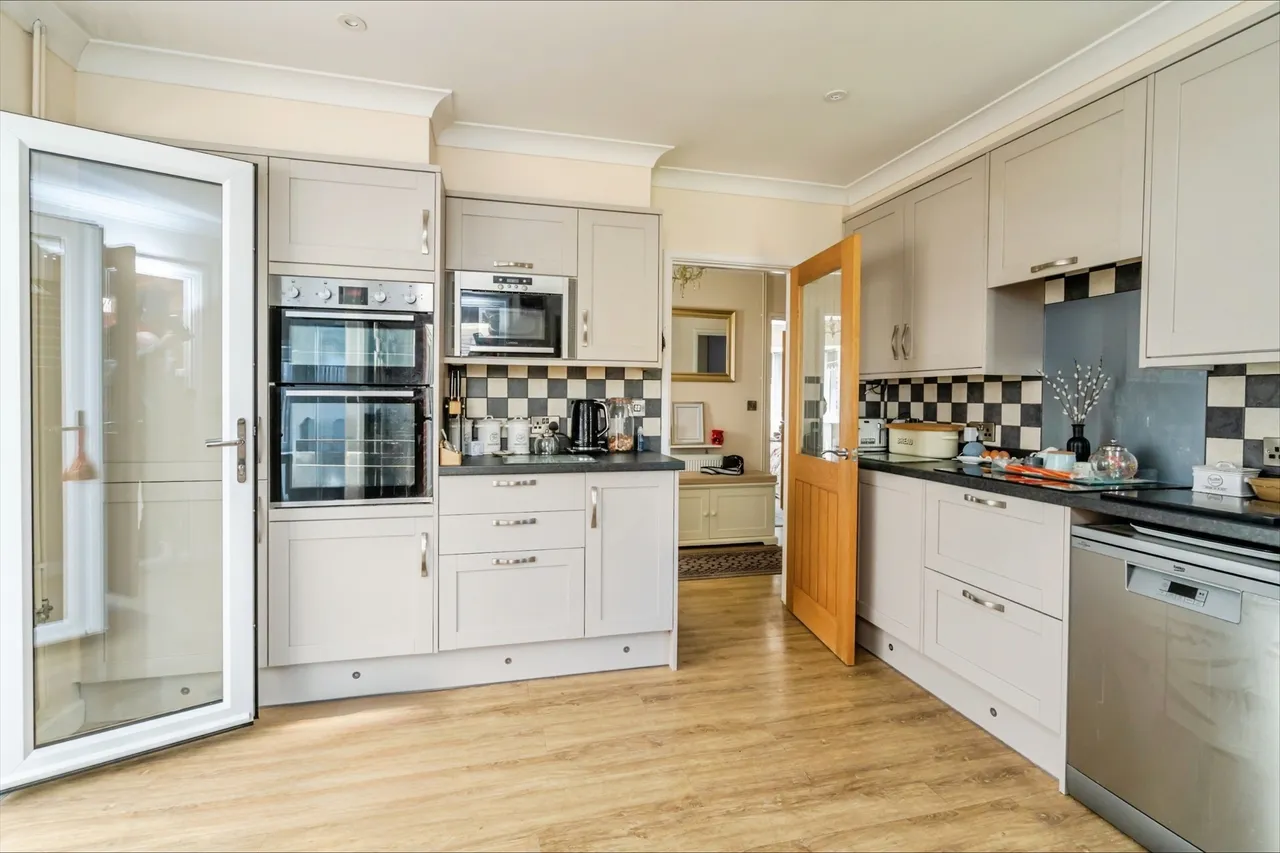 Robins Drive, Bognor Regis, PO21, photo 4